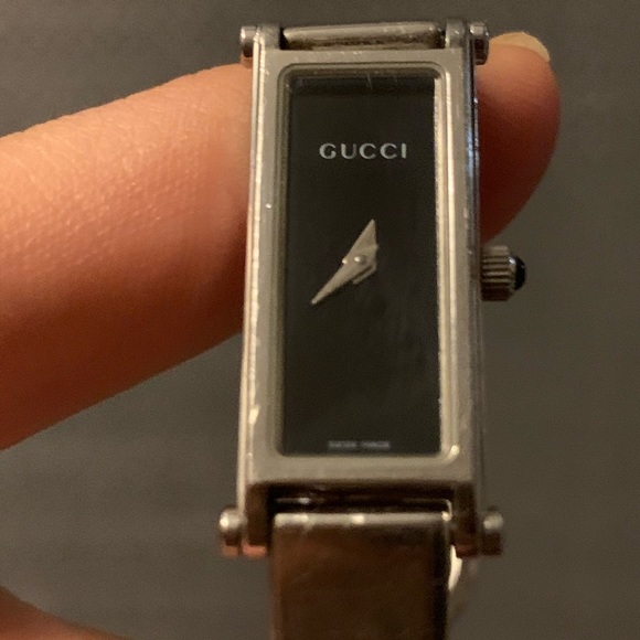 Gucci Vintage Watch with Box & Duster - Picture 9 of 13